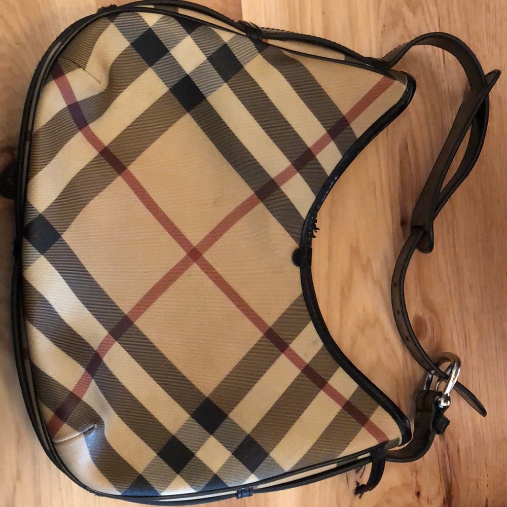 Burberry purse